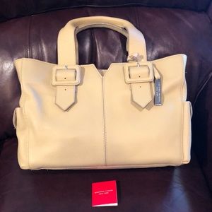 NWOT Samantha Thavasa New York leather handbag